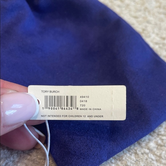 NWT Tory Burch Logo Charm Ring Set - Size 6 - Picture 5 of 6